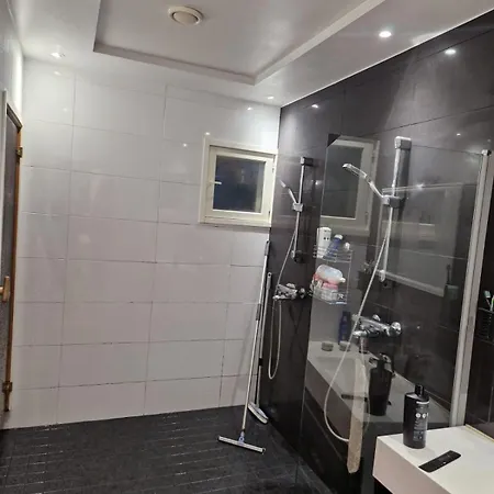 Cozy & Peaceful House In Hyrylae- 14mins Drive From The Helsinki Airport Gasthuis